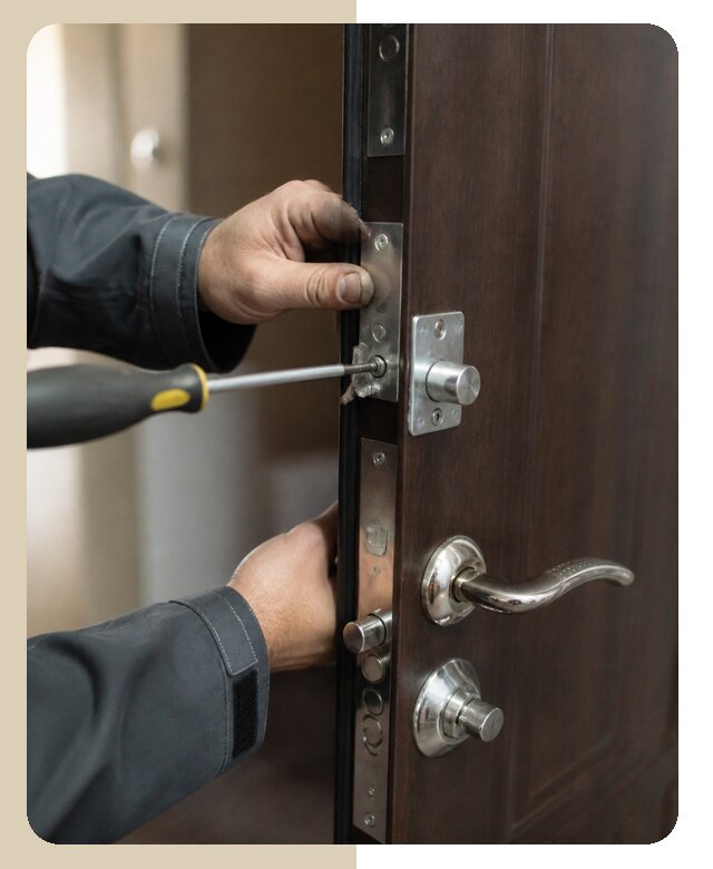 Профессиональная замена ночной задвижки на двери в Костроме